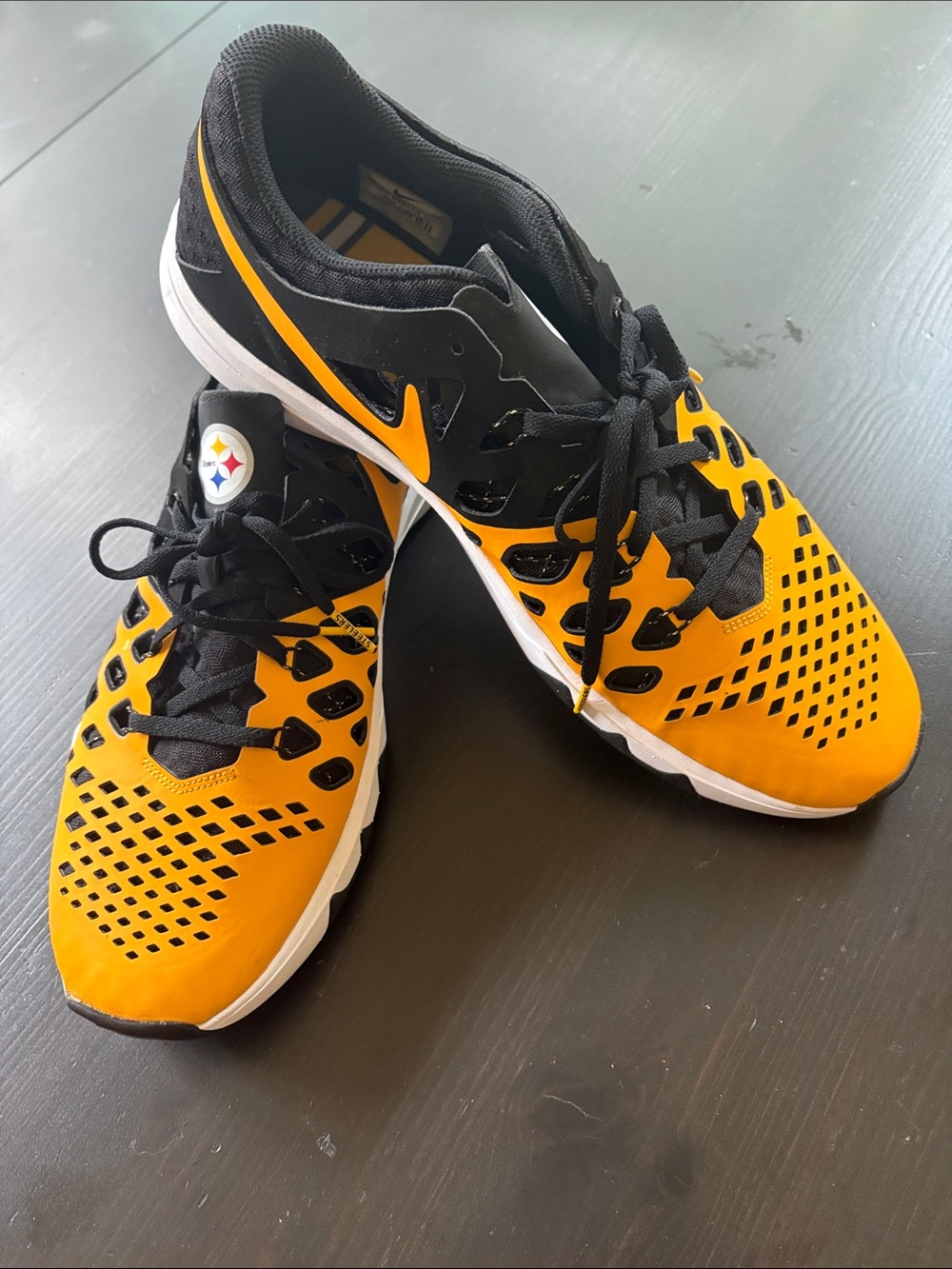 Nike limited edition steelers shoes size 13 only ever worn once